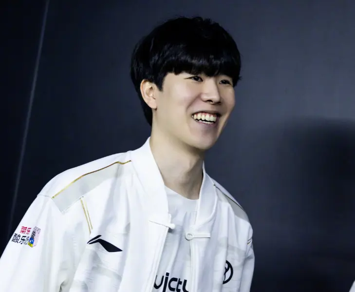 仅是不尊重, 这一行为瞬