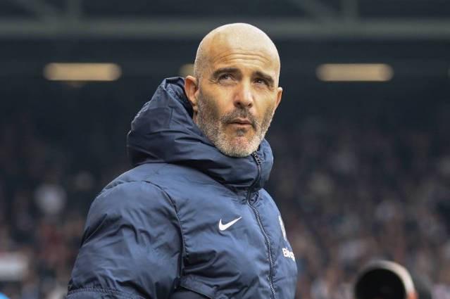 hr, 被罚下一人, 老特拉福德