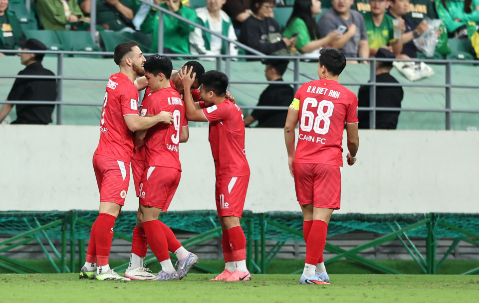 公安队, src, 新华社记者