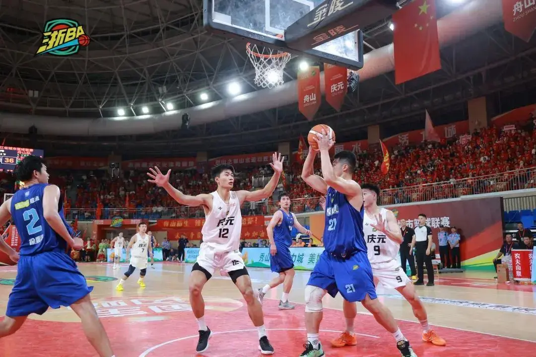 webp, img, 场上拼的是